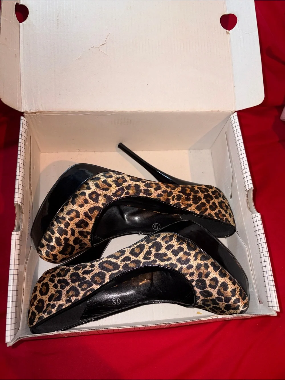 Vintage Y2K miss Me Leopard print Platform Stiletto Pumps size 7.5 NIB